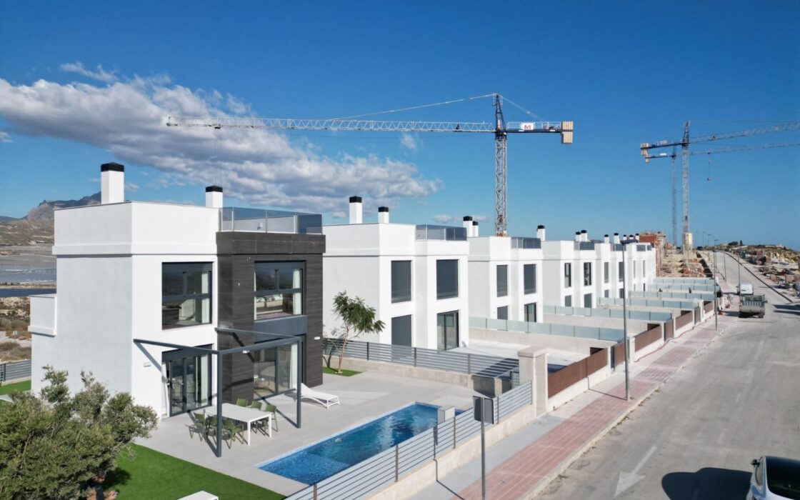 Вилла с террасой и панорамным видом в Мучамеле 326 кв.м