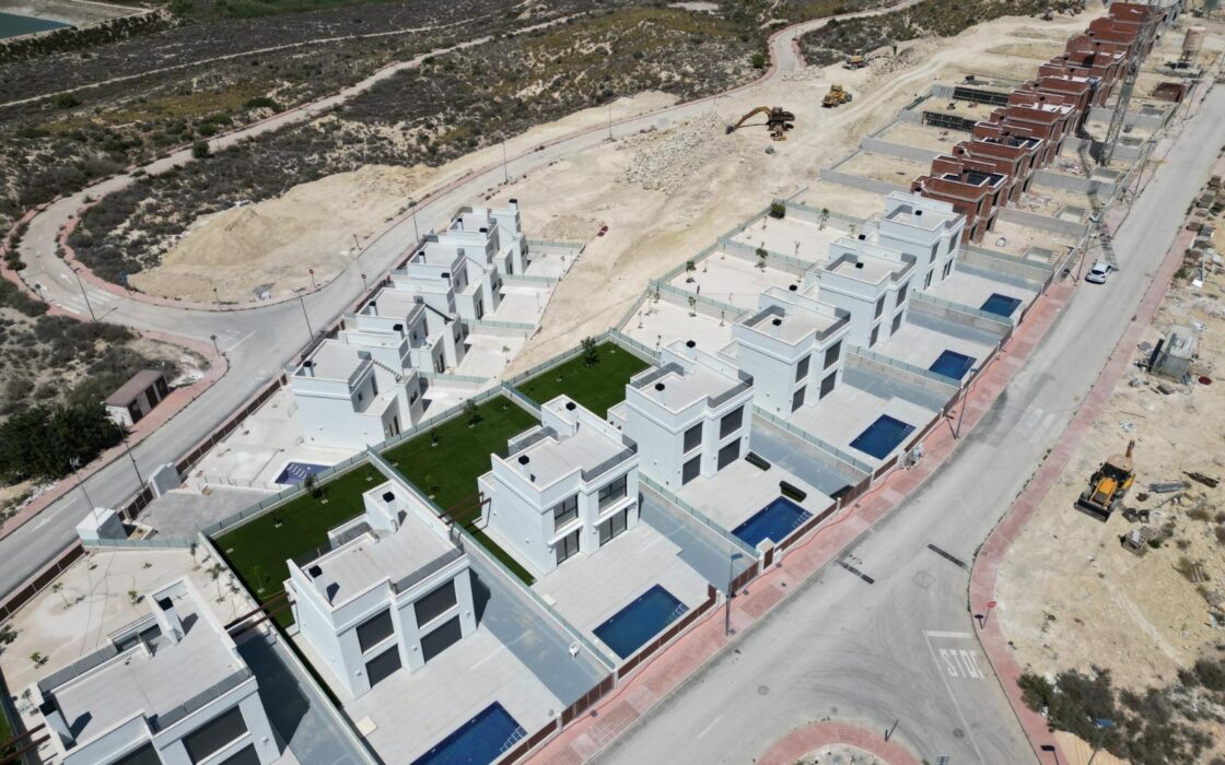 Вилла с террасой и панорамным видом в Мучамеле 326 кв.м