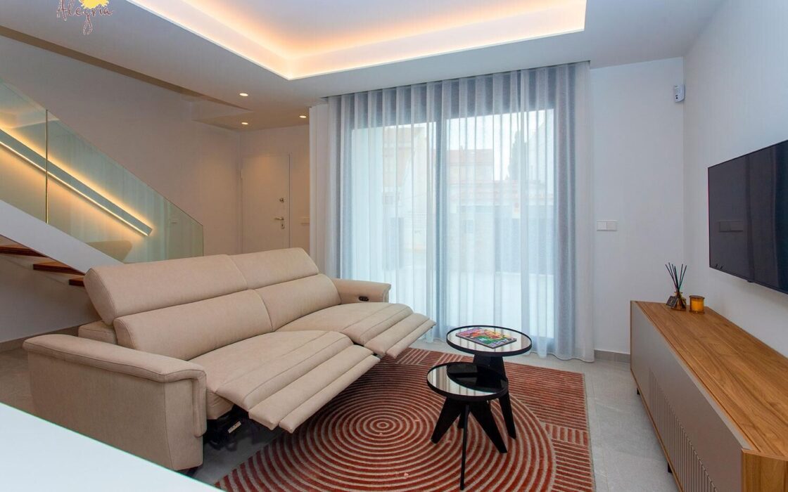 Дуплекс у моря в Пилар де ла Орадада, 125 кв.м, терраса