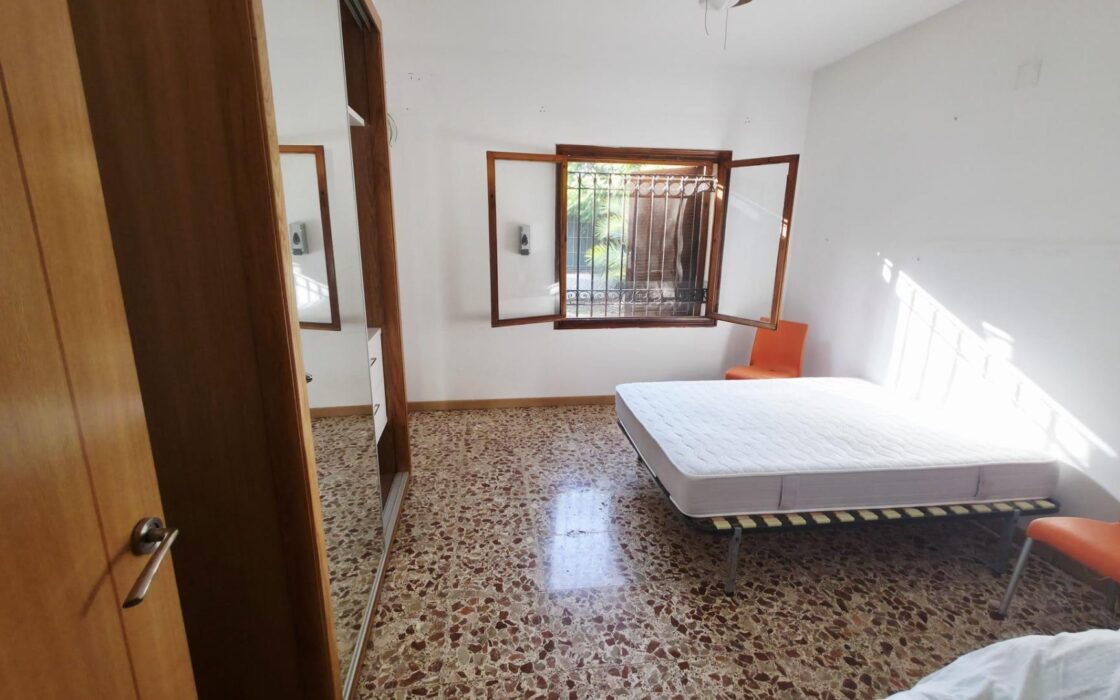 Будинок в Аліканте, 233.4 кв.м, тераса, 800 м до моря