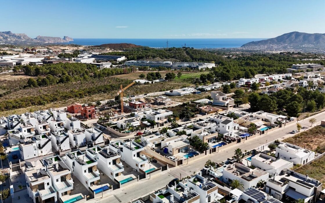 Современная вилла в Полопе с видом на горы, 150 кв.м