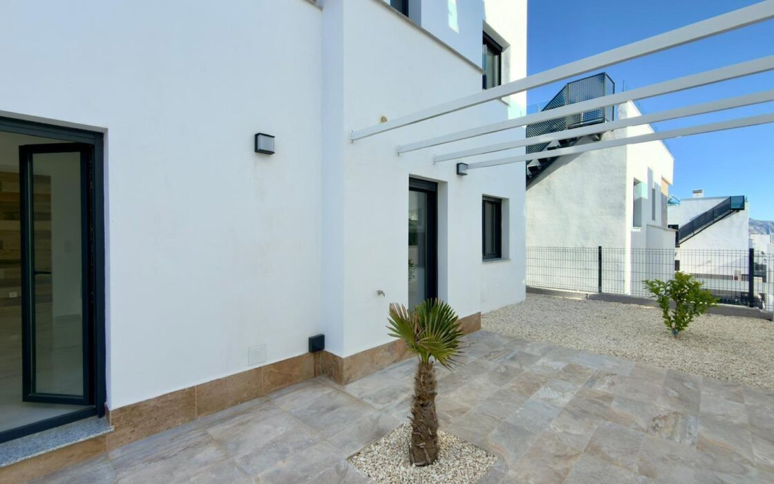 Современная вилла в Полопе с видом на горы, 150 кв.м