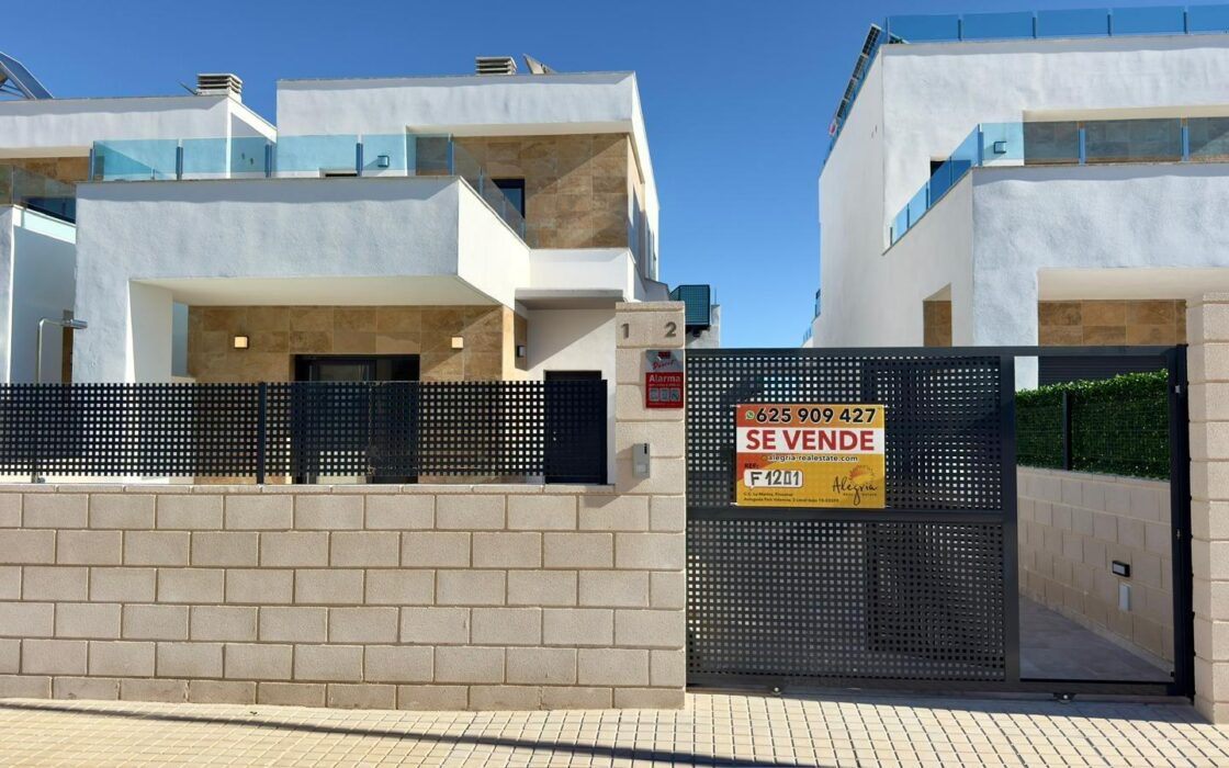 Современная вилла в Полопе с видом на горы, 150 кв.м