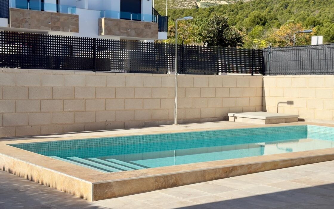 Современная вилла в Полопе с видом на горы, 150 кв.м