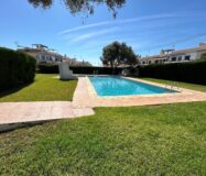 Дуплекс в Торревьехе 74 кв.м с террасой у моря