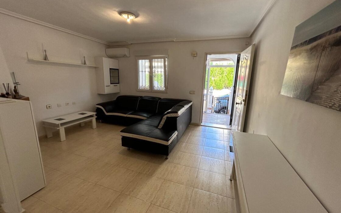 Дуплекс в Торревьехе 74 кв.м с террасой у моря