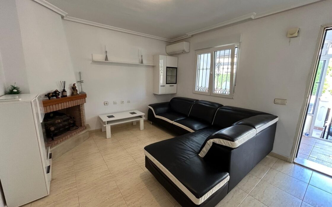 Дуплекс в Торревьехе 74 кв.м с террасой у моря