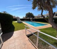 Дуплекс в Торревьехе 74 кв.м с террасой у моря