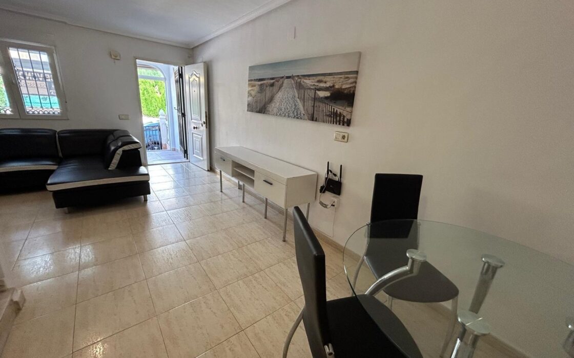 Дуплекс в Торревьехе 74 кв.м с террасой у моря