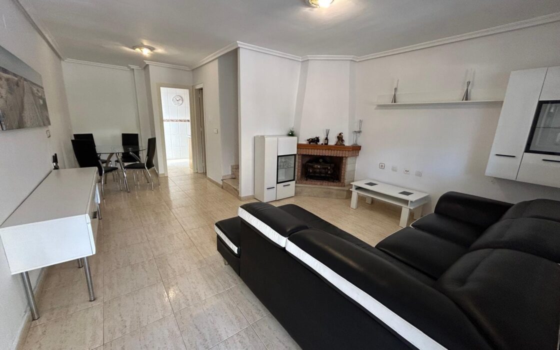 Дуплекс в Торревьехе 74 кв.м с террасой у моря