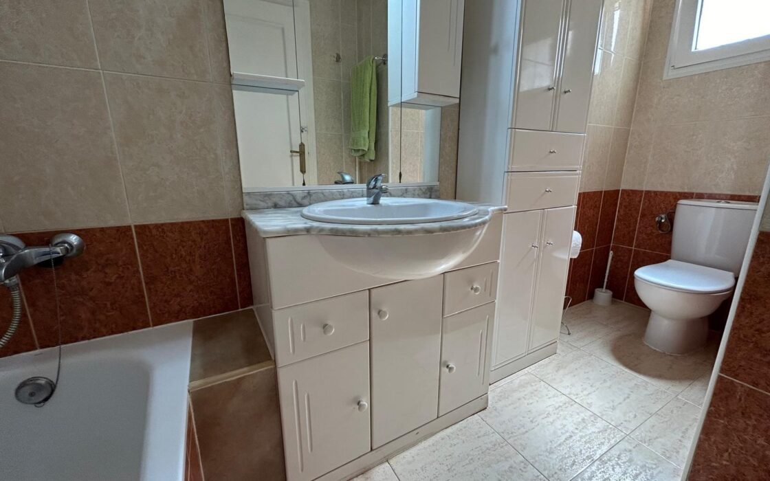 Дуплекс в Торревьехе 74 кв.м с террасой у моря