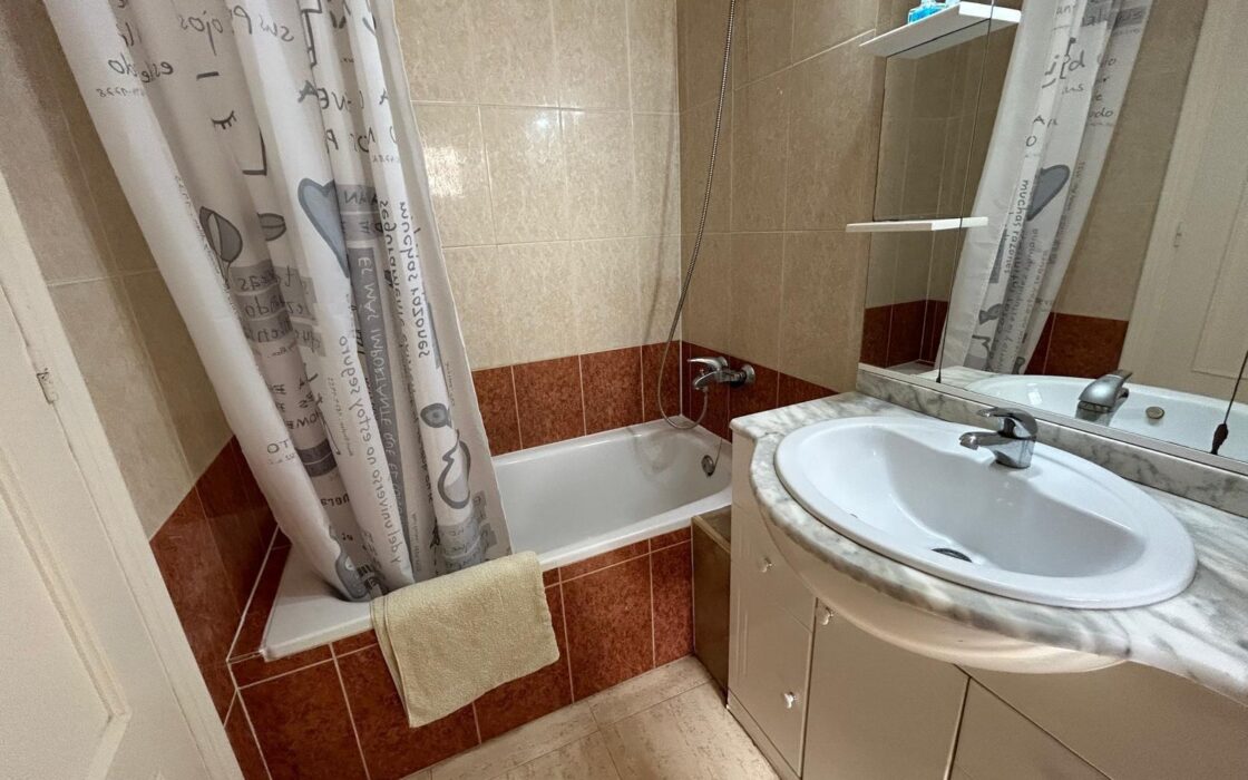 Дуплекс в Торревьехе 74 кв.м с террасой у моря