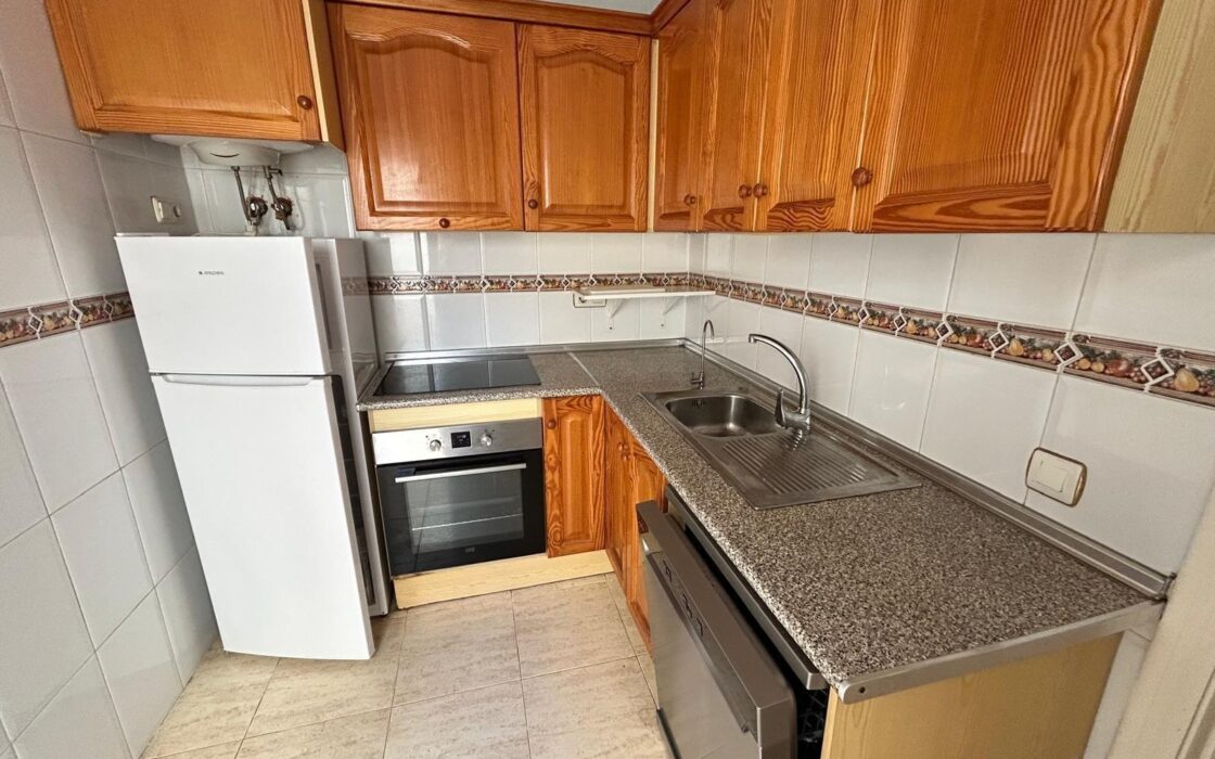 Дуплекс в Торревьехе 74 кв.м с террасой у моря