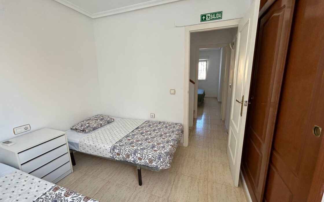 Дуплекс в Торревьехе 74 кв.м с террасой у моря