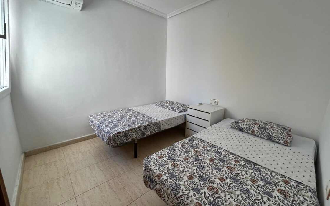 Дуплекс в Торревьехе 74 кв.м с террасой у моря