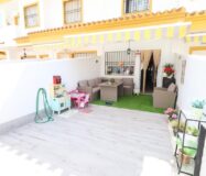 Дуплекс с террасой в Пилар де ла Орадада 75 кв.м у моря