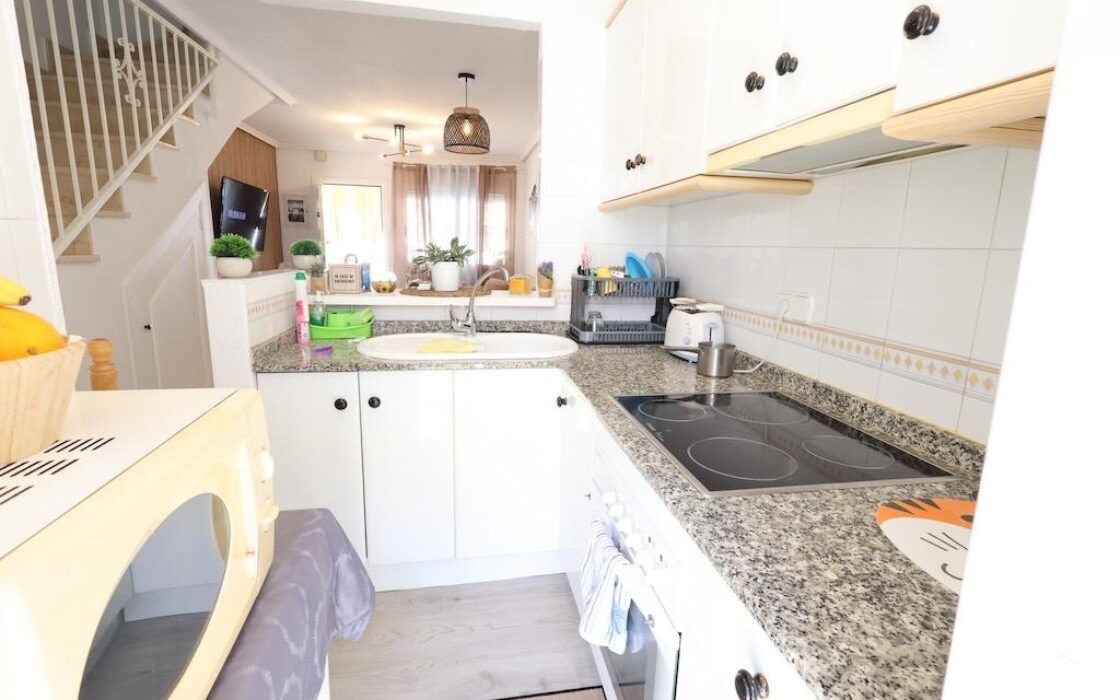 Дуплекс с террасой в Пилар де ла Орадада 75 кв.м у моря