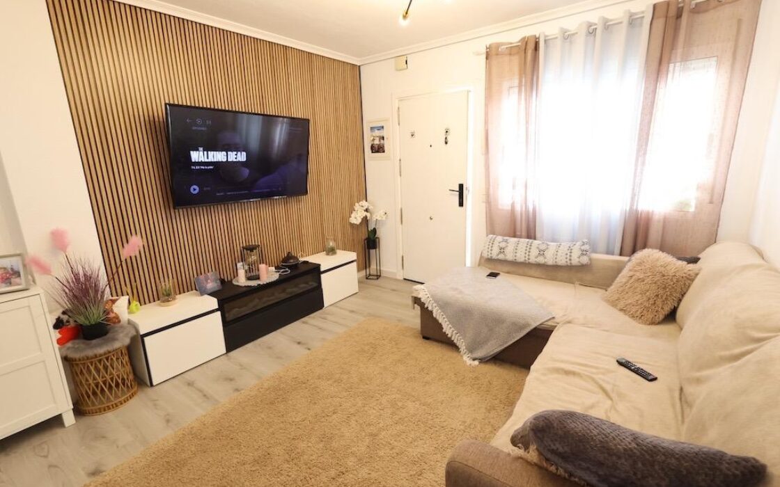 Дуплекс с террасой в Пилар де ла Орадада 75 кв.м у моря