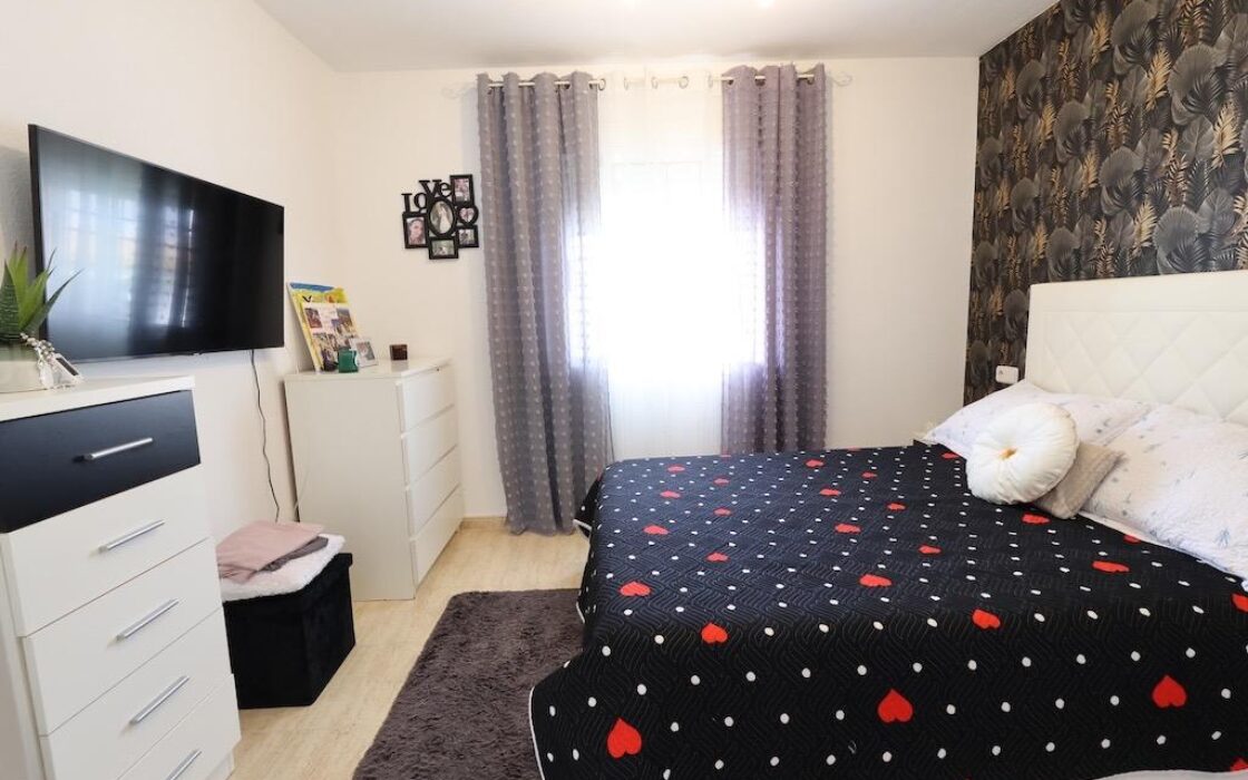 Дуплекс с террасой в Пилар де ла Орадада 75 кв.м у моря