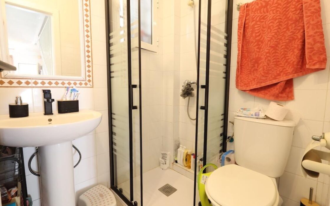 Дуплекс с террасой в Пилар де ла Орадада 75 кв.м у моря