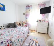 Дуплекс с террасой в Пилар де ла Орадада 75 кв.м у моря