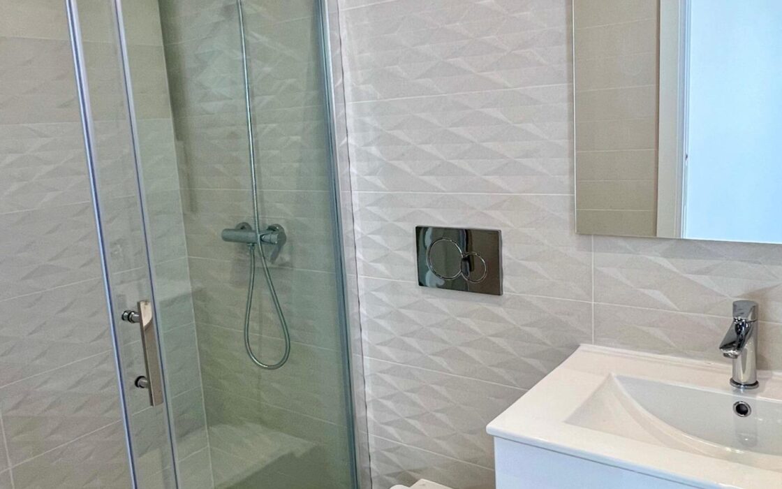 Вилла в Полопе с террасой и видом на море 3 спальни 94 кв.м