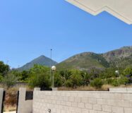 Вилла в Полопе с террасой и видом на море 3 спальни 94 кв.м