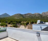 Вилла в Полопе с террасой и видом на море 3 спальни 94 кв.м