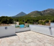 Вилла в Полопе с террасой и видом на море 3 спальни 94 кв.м