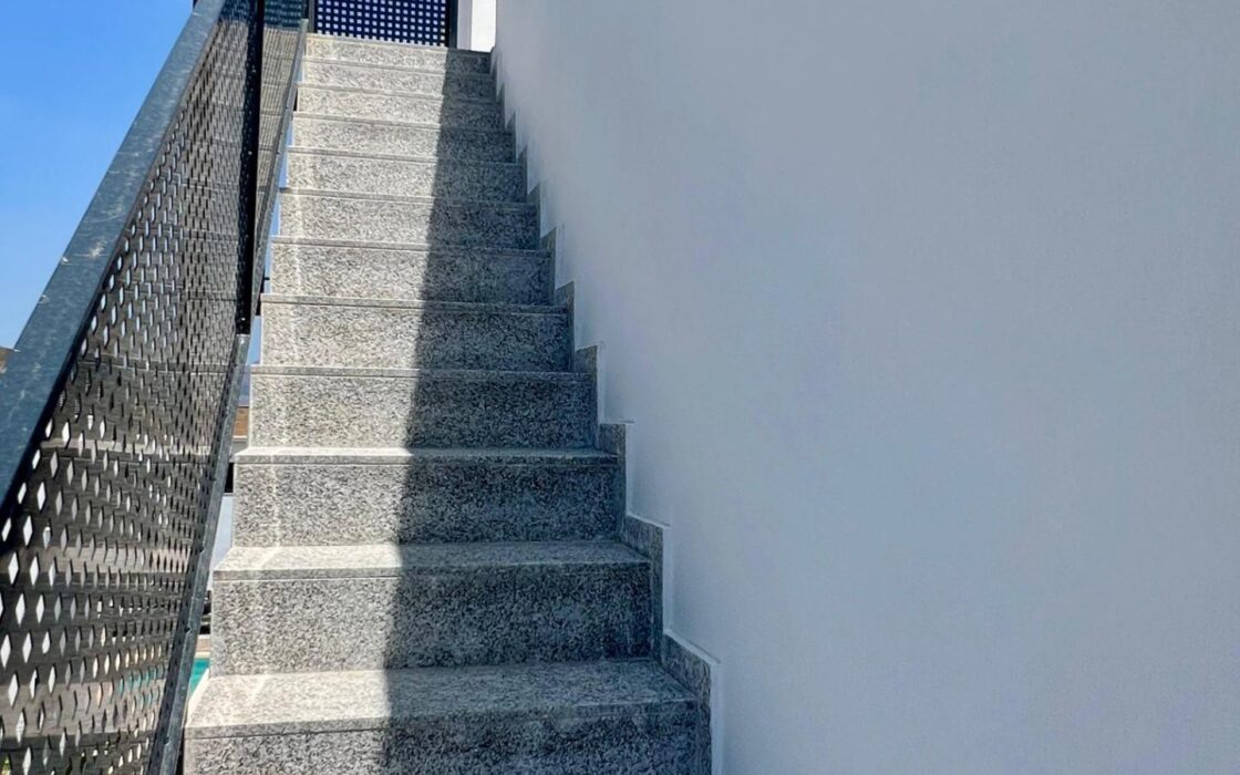 Вилла в Полопе с террасой и видом на море 3 спальни 94 кв.м