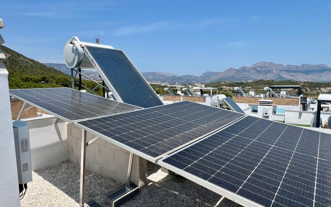 Вилла в Полопе с террасой и видом на море 3 спальни 94 кв.м