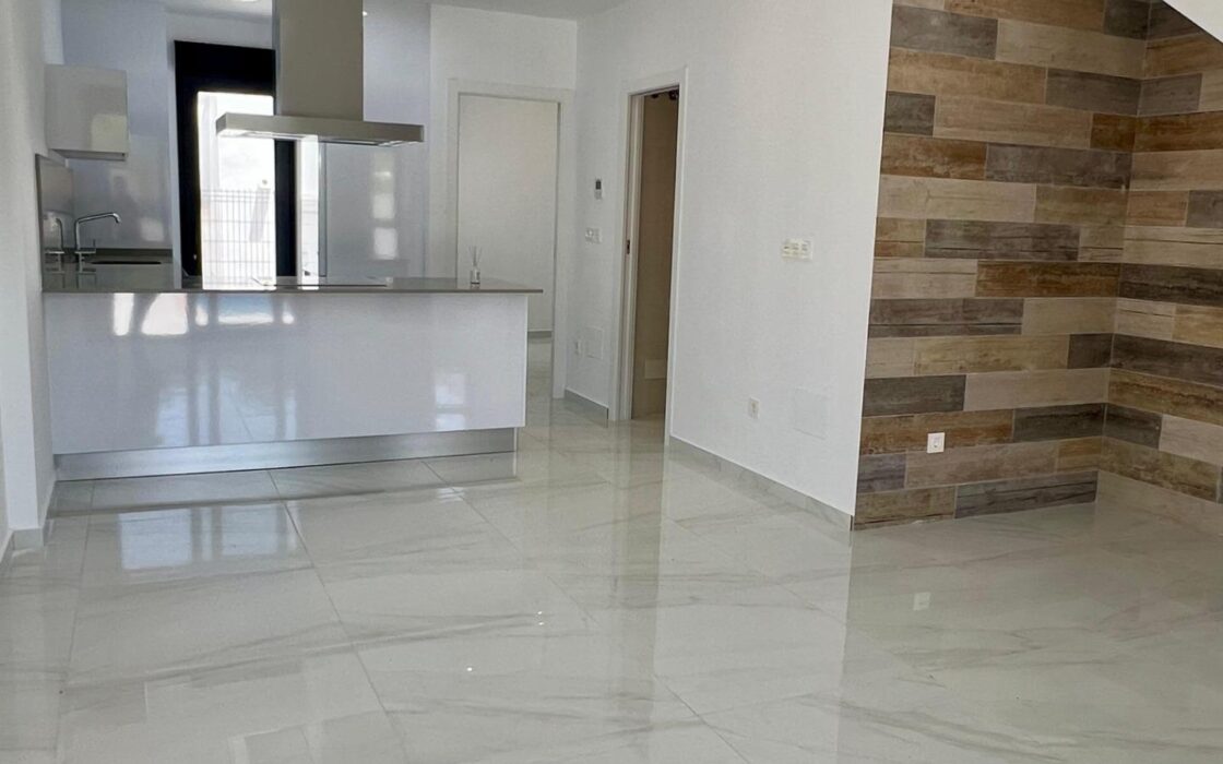 Вилла в Полопе с террасой и видом на море 3 спальни 94 кв.м