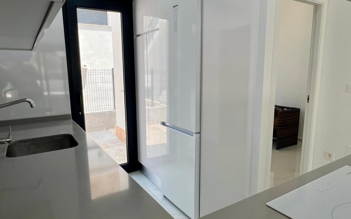 Вилла в Полопе с террасой и видом на море 3 спальни 94 кв.м