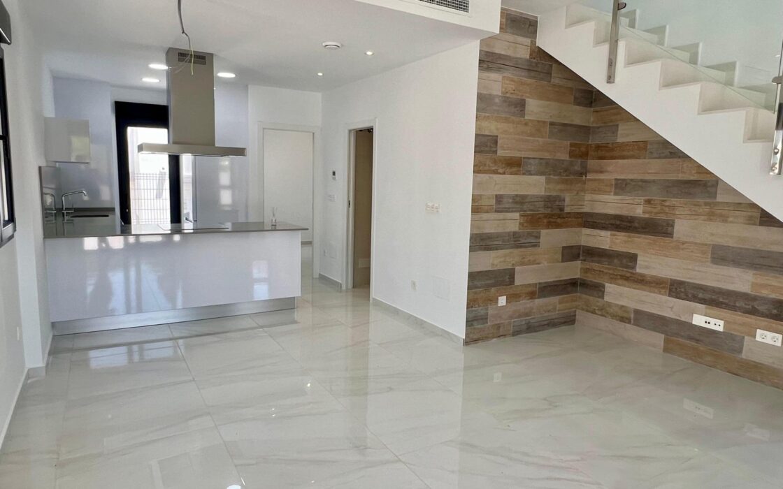 Вилла в Полопе с террасой и видом на море 3 спальни 94 кв.м