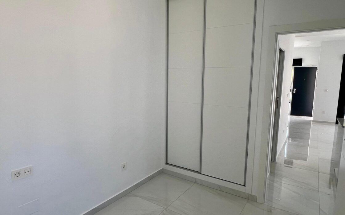 Вилла в Полопе с террасой и видом на море 3 спальни 94 кв.м