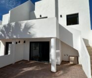 Таунхаус в Олива Нова 140 кв.м с террасой у моря