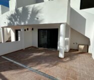 Таунхаус в Олива Нова 140 кв.м с террасой у моря