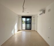 Таунхаус в Олива Нова 140 кв.м с террасой у моря