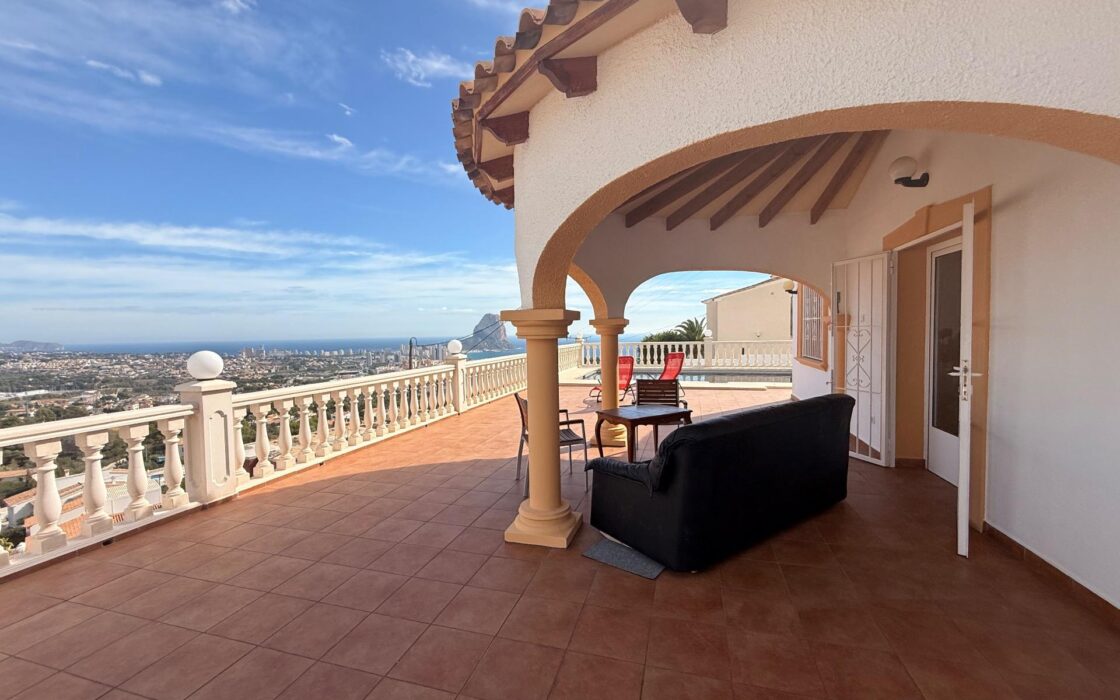 Вилла с панорамным видом на море в Кальпе, 384 кв.м, 4 спальни