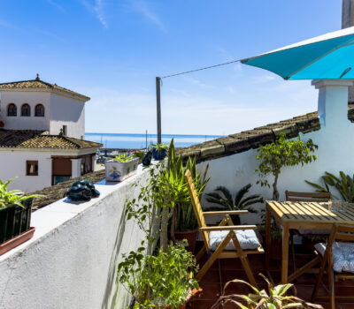 Дуплекс-пентхаус 124 кв.м у моря в Пуэрто-де-ла-Дукесе