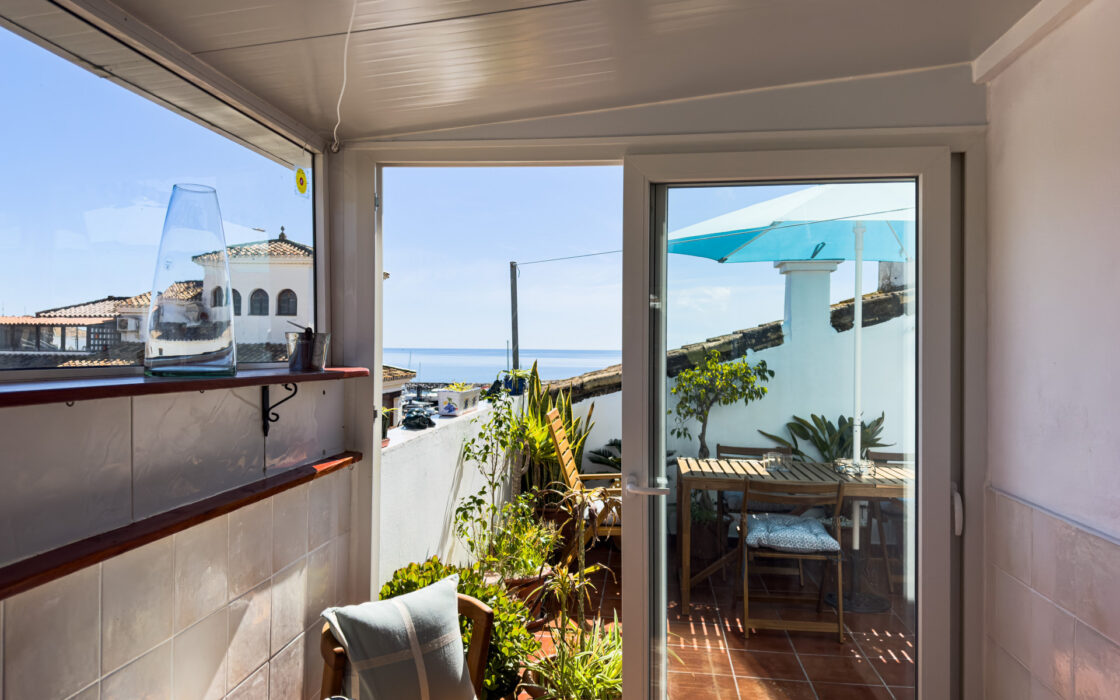 Дуплекс-пентхаус 124 кв.м у моря в Пуэрто-де-ла-Дукесе