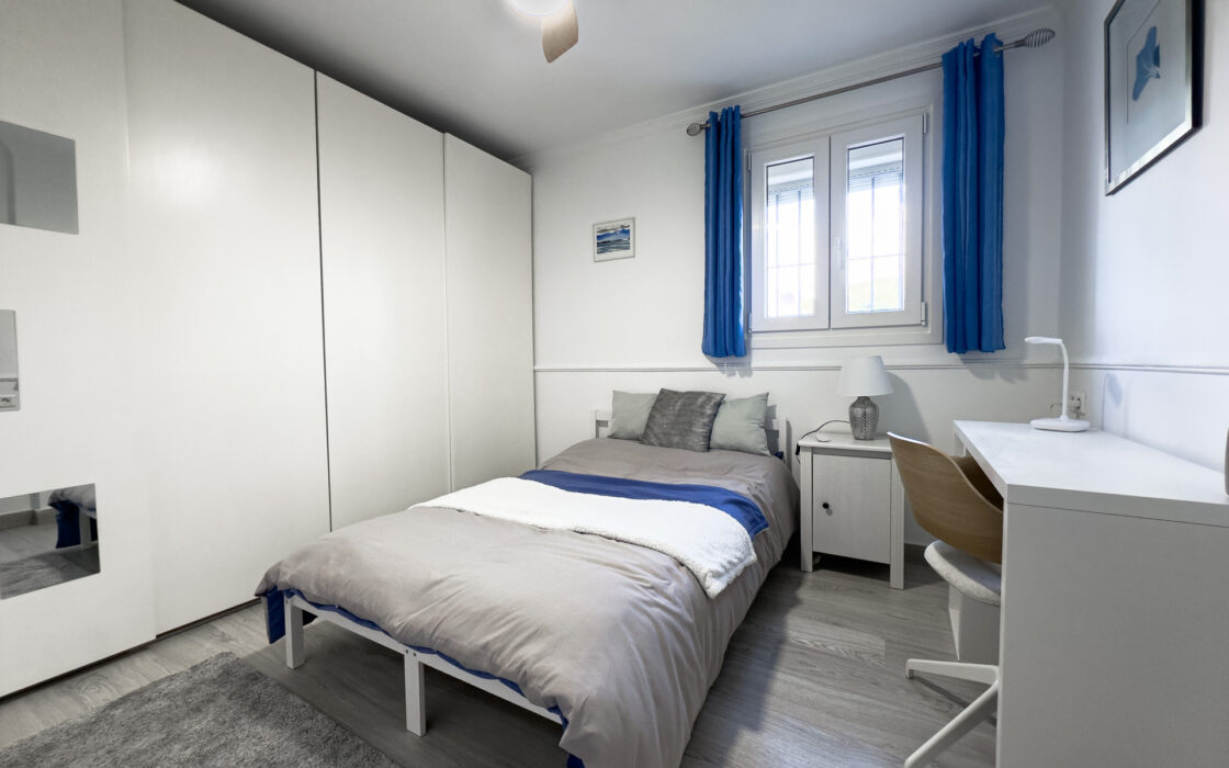 Дуплекс-пентхаус 124 кв.м у моря в Пуэрто-де-ла-Дукесе