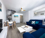 Дуплекс-пентхаус 124 кв.м у моря в Пуэрто-де-ла-Дукесе