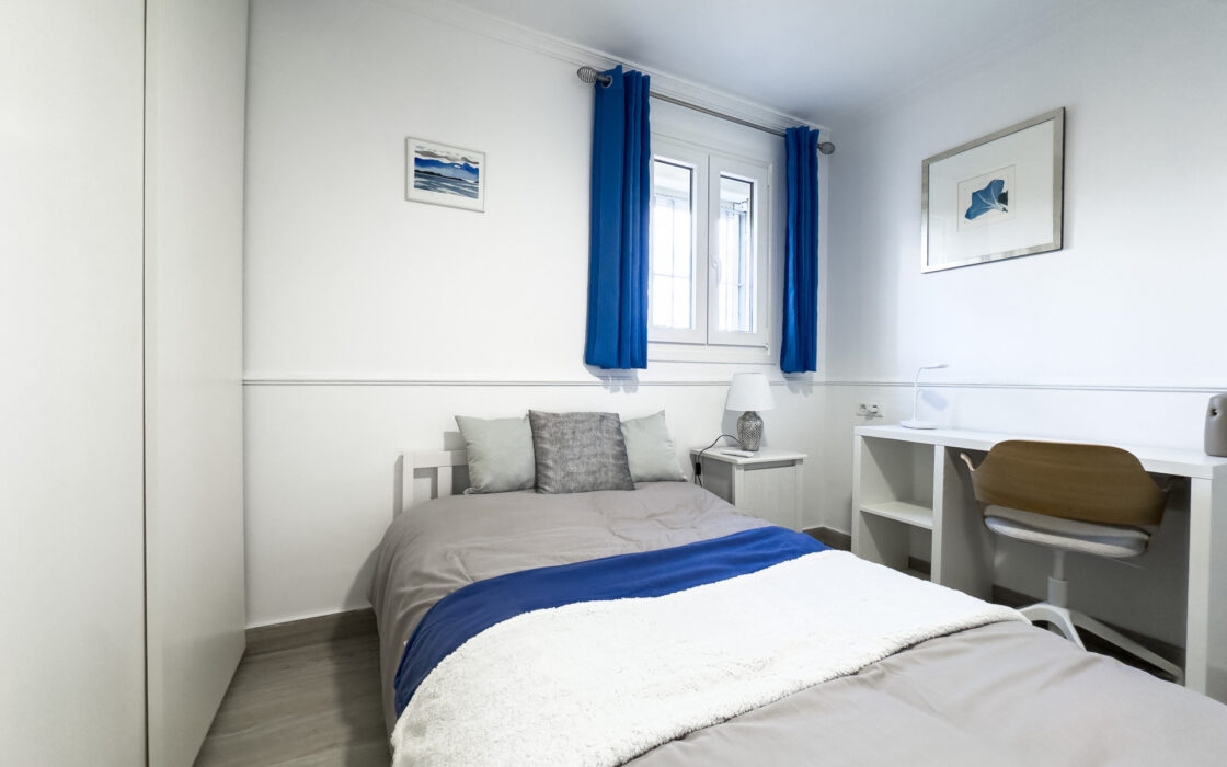 Дуплекс-пентхаус 124 кв.м у моря в Пуэрто-де-ла-Дукесе