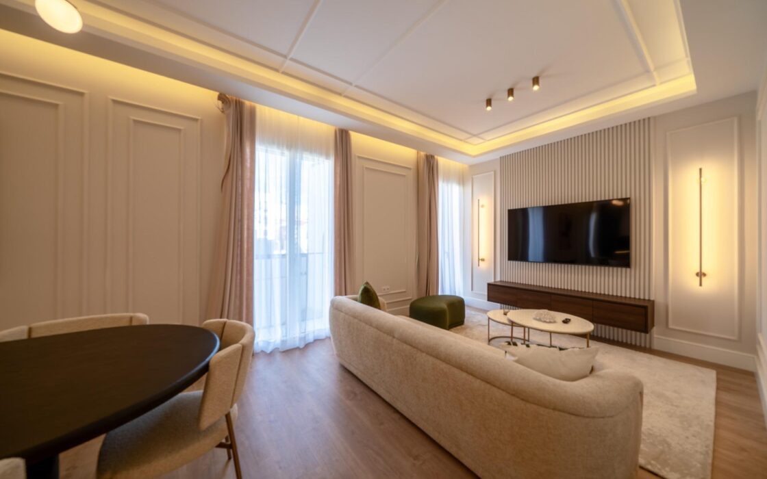 Апартаменты 121 кв.м в Мадриде с балконом и лифтом