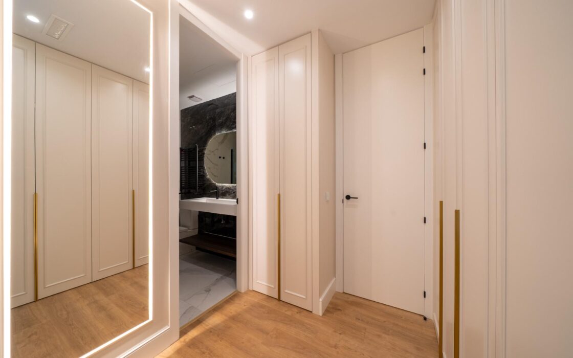 Апартаменты 121 кв.м в Мадриде с балконом и лифтом