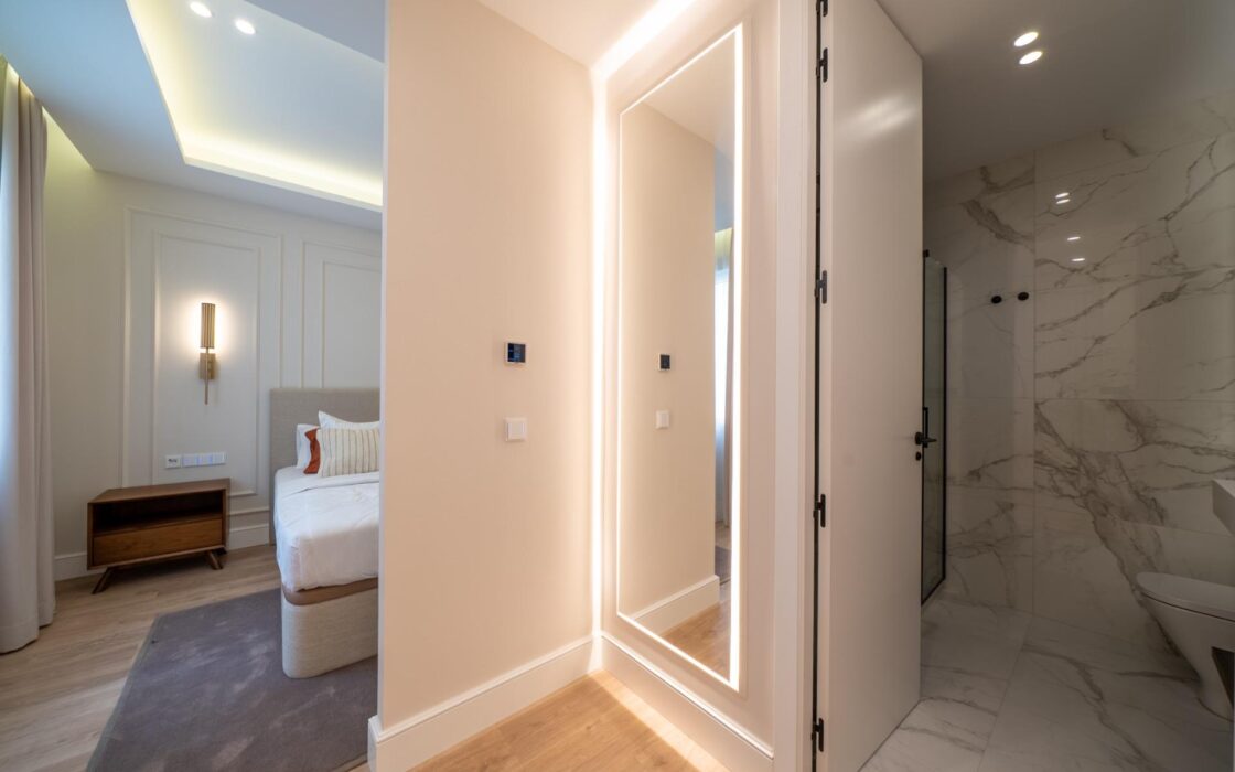 Апартаменты 121 кв.м в Мадриде с балконом и лифтом