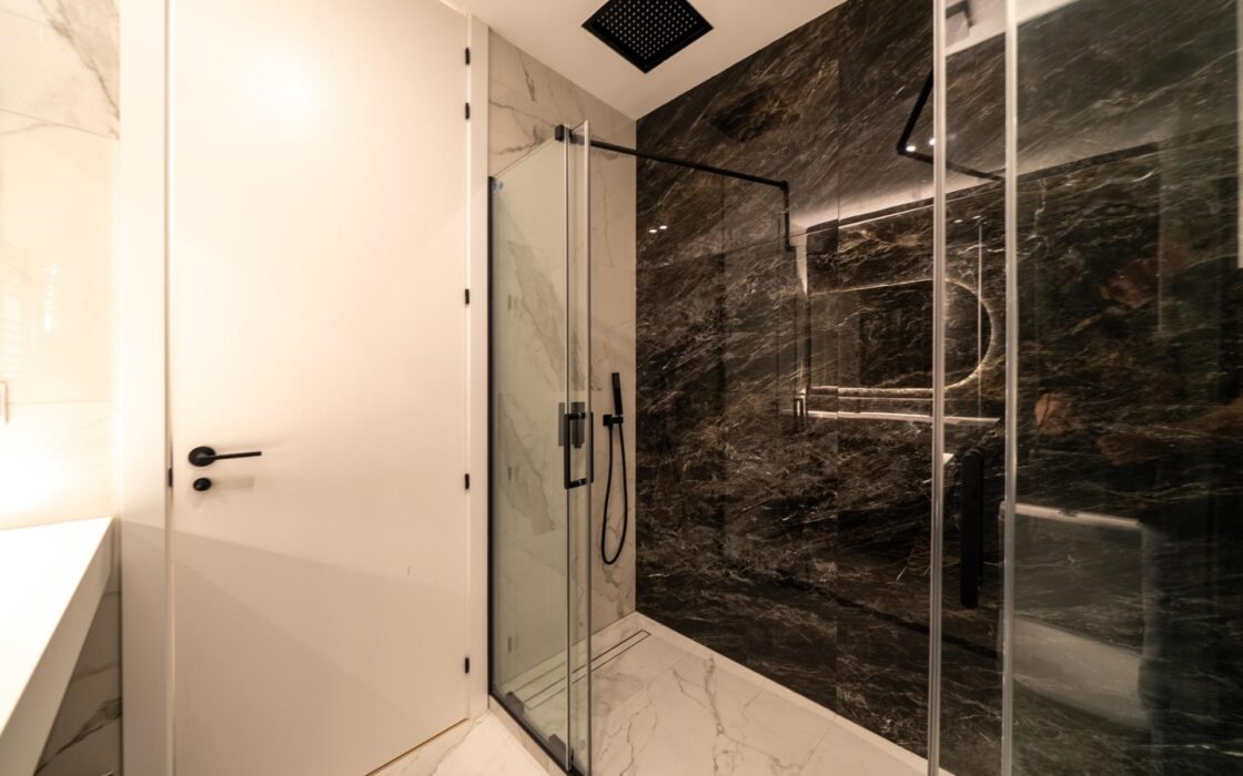 Апартаменты 121 кв.м в Мадриде с балконом и лифтом