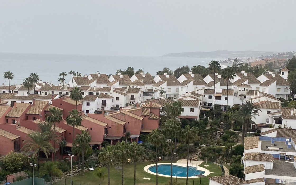 Таунхаус у моря с 2 спальнями в Эстепоне 97 кв.м