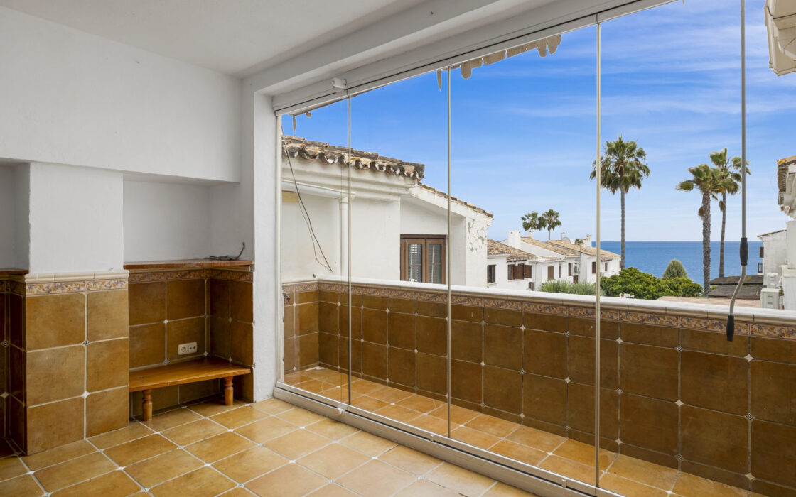 Таунхаус у моря с 2 спальнями в Эстепоне 97 кв.м